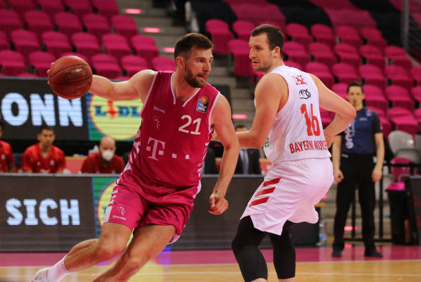 反映了他的 反映了他的