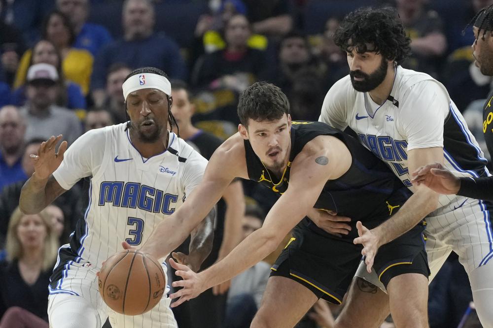 身跃起头球 身跃起头球