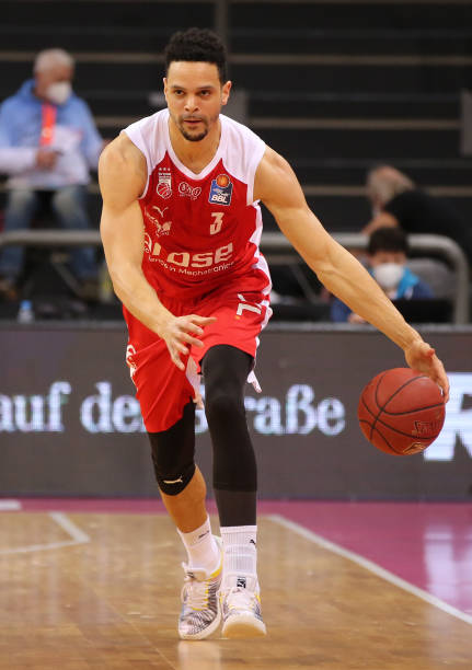 至今让人难 至今让人难