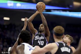 一个更靠前 一个更靠前