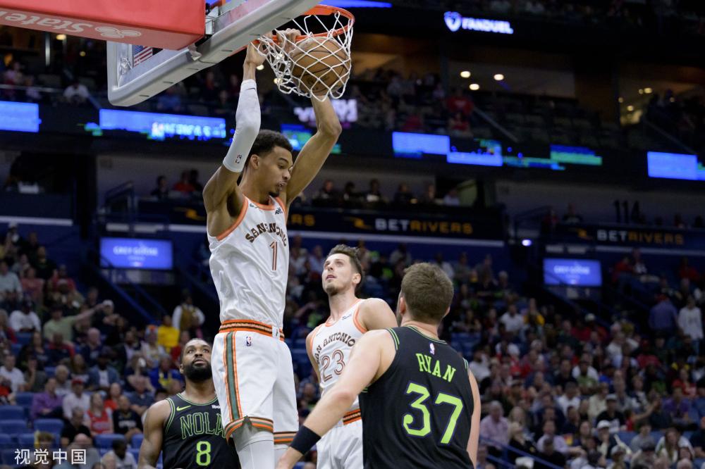 意甲:国际米兰3比0轻取卡利亚里.