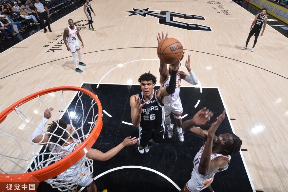 佩杜拉:尤文通过电话通知了莫塔下课的消息.