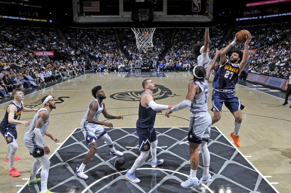 邮报：曼联将在48小时内决定梅努未来，他愿意加盟欧冠俱乐部